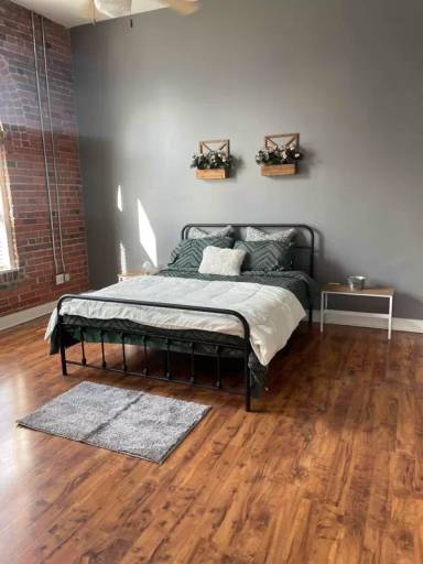 Main picture of S Harding St