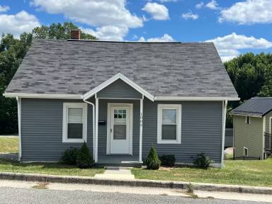 Main picture of 735 E Lexington St