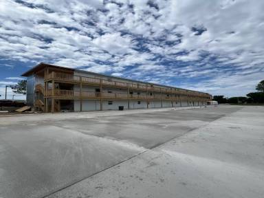 Main picture of 1106 S Mitchell St