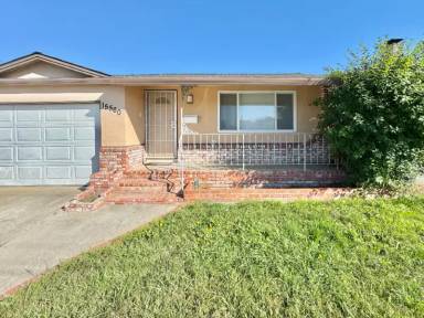 Main picture of 15560 Calgary St