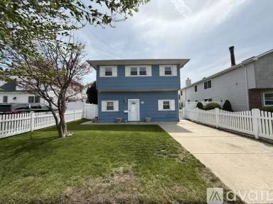 Main picture of 556 W Park Ave