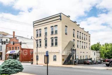 Main picture of 205 N Main St