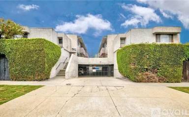 Main picture of 9313 National Blvd