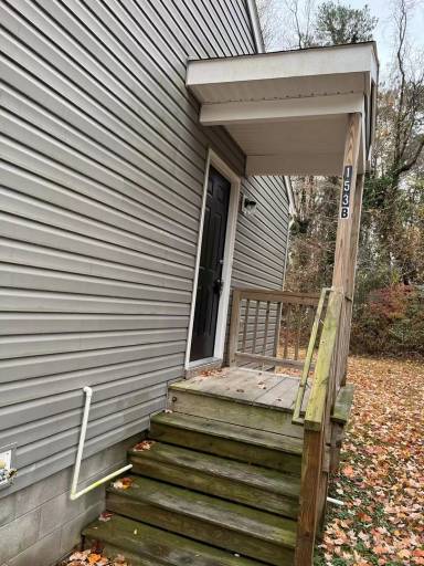 Main picture of 153 Whiting Ave