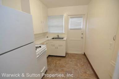 Main picture of 126 E 5th St