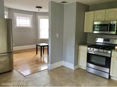 Main picture of 8 Silloway St