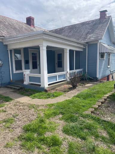 Main picture of 400 Phillips St