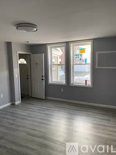 Main picture of 373 N 10th St