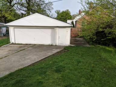 Main picture of 3256 W 142nd St