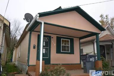 Main picture of 312 E Seventh St