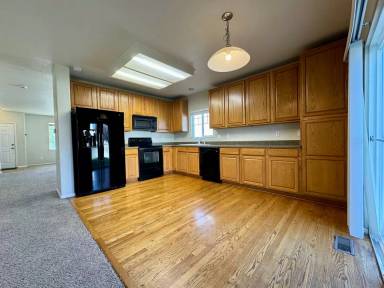 Main picture of 11480 Jamaica St