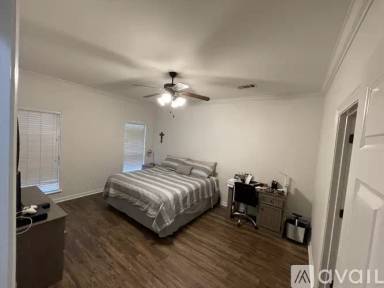 Main picture of 3906 Northshore Ave