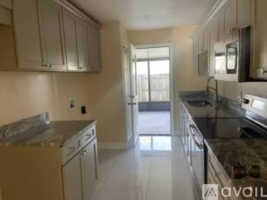 Main picture of 725 Northlake Blvd