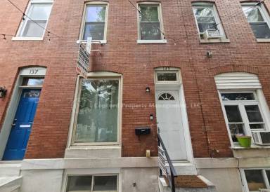 Main picture of 135 N Ellwood Ave