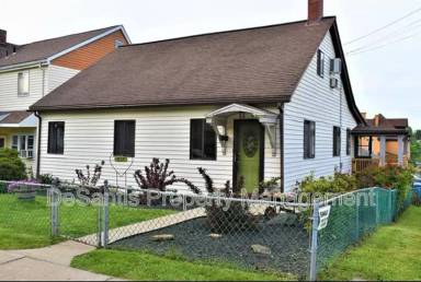 Main picture of 417 Kismet St