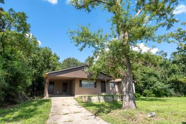 Main picture of 1902 Crabapple Dr