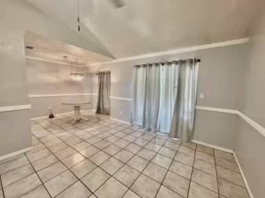 Main picture of 113 Circle Dr