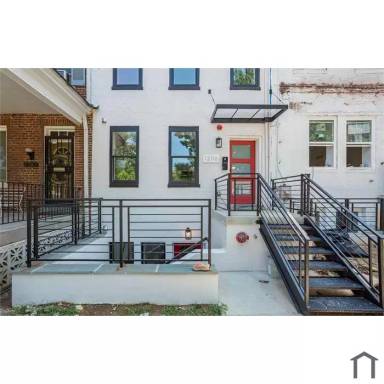 Main picture of 1206 Longfellow St NW