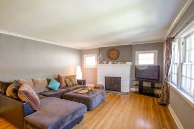 Main picture of 402 E 21st Ave