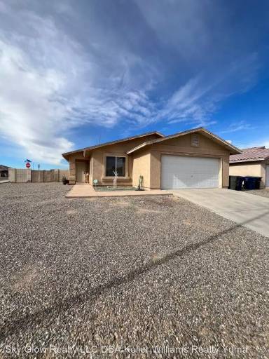 Main picture of 4442 S Jasmine Ave