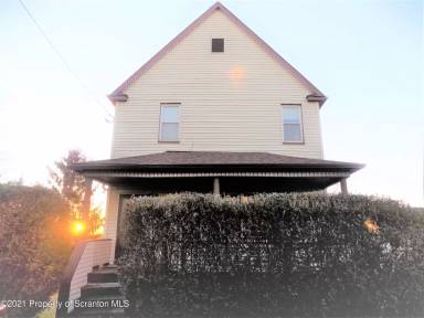 Main picture of 216 Elizabeth St