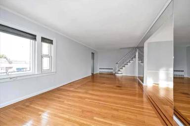 Main picture of 18628 Midland Pkwy