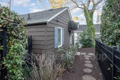 Main picture of 221 54th St
