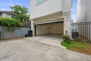 Main picture of 4113 Austin St