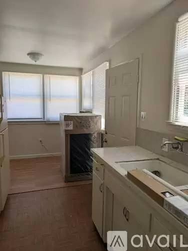 Main picture of 61983 Commercial St