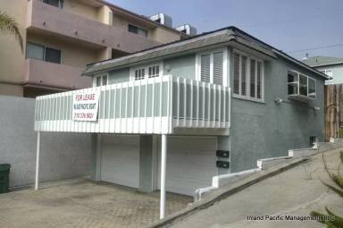 Main picture of 521 1/2 Manhattan Beach Blvd