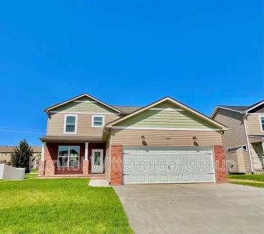 Main picture of 824 Bassett St