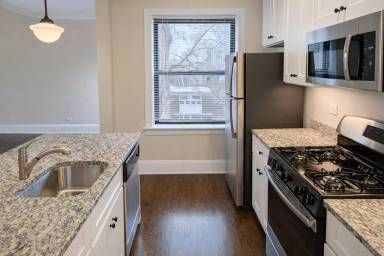 Main picture of 1364 E 52nd St