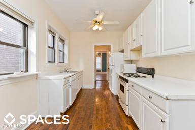 Main picture of 531 W Briar Pl