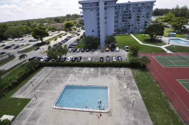Main picture of Parkway Towers Condominium