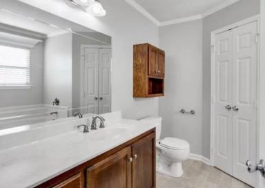 Main picture of 215 Hector Connoly Rd