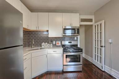 Main picture of 1818 Green St