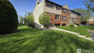 Main picture of 2844 Petzinger Rd