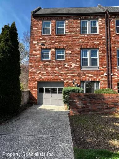 Main picture of 1570 Westmoreland St