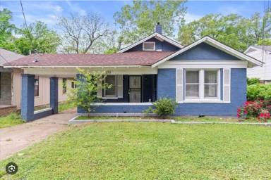 Main picture of 273 N Hollywood St