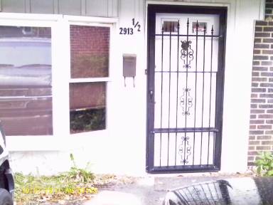 Main picture of 2913 1/2 N Van Buren St