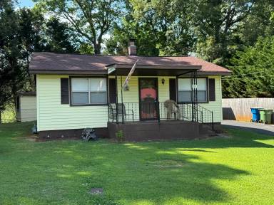 Main picture of 315 Craig St