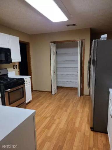 Main picture of 125 Piney Ct SW