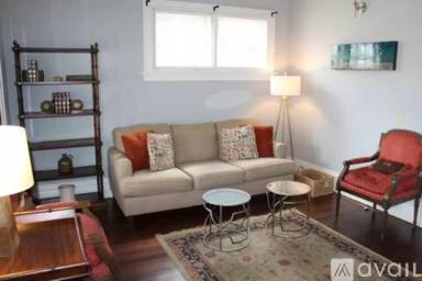 Main picture of 321 10th St NE