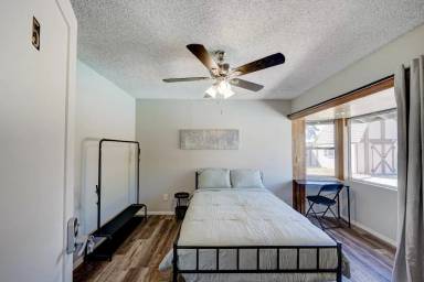 Main picture of 5124 W Harmont Dr