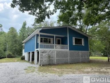 Main picture of 910 Roundtree Rd