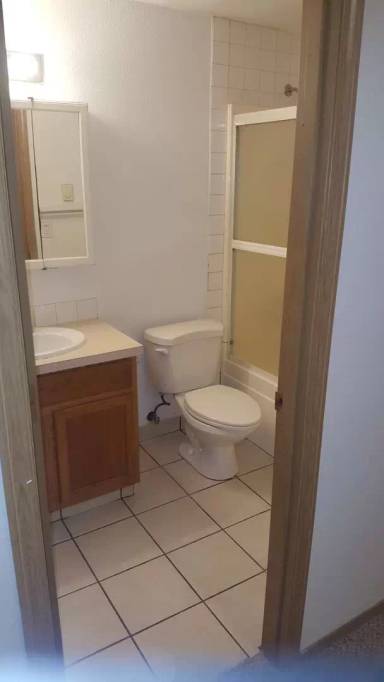 Main picture of 911 SW Broadway Dr