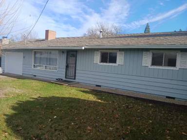 Main picture of 70 Crater Ln