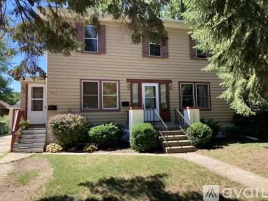 Main picture of 1821 E Marion St