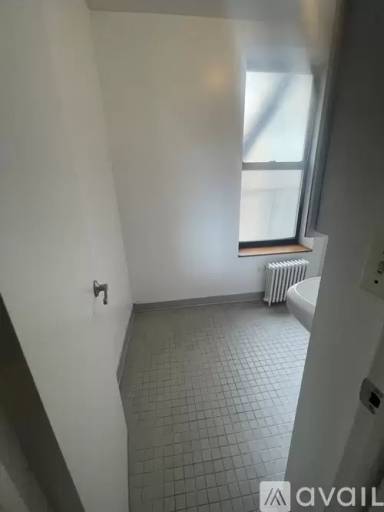 Main picture of 156 W 20th St