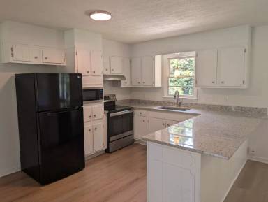 Main picture of 802 Craig St